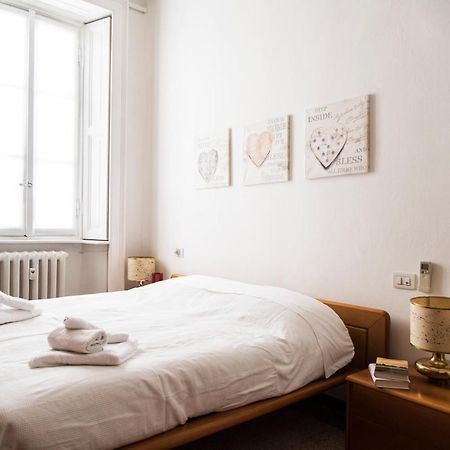 Peaceful Court Apartment In Shopping District Milan Exterior photo