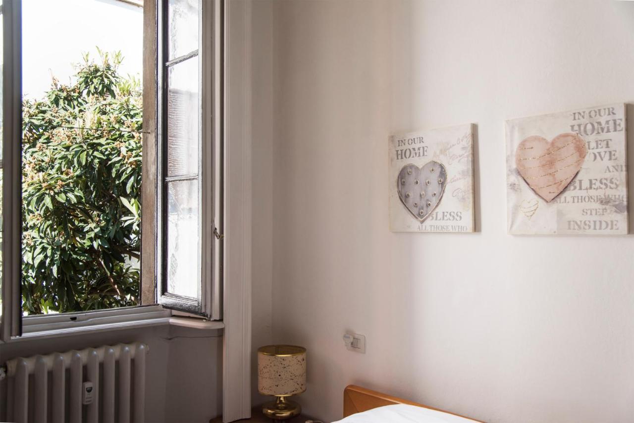 Peaceful Court Apartment In Shopping District Milan Exterior photo