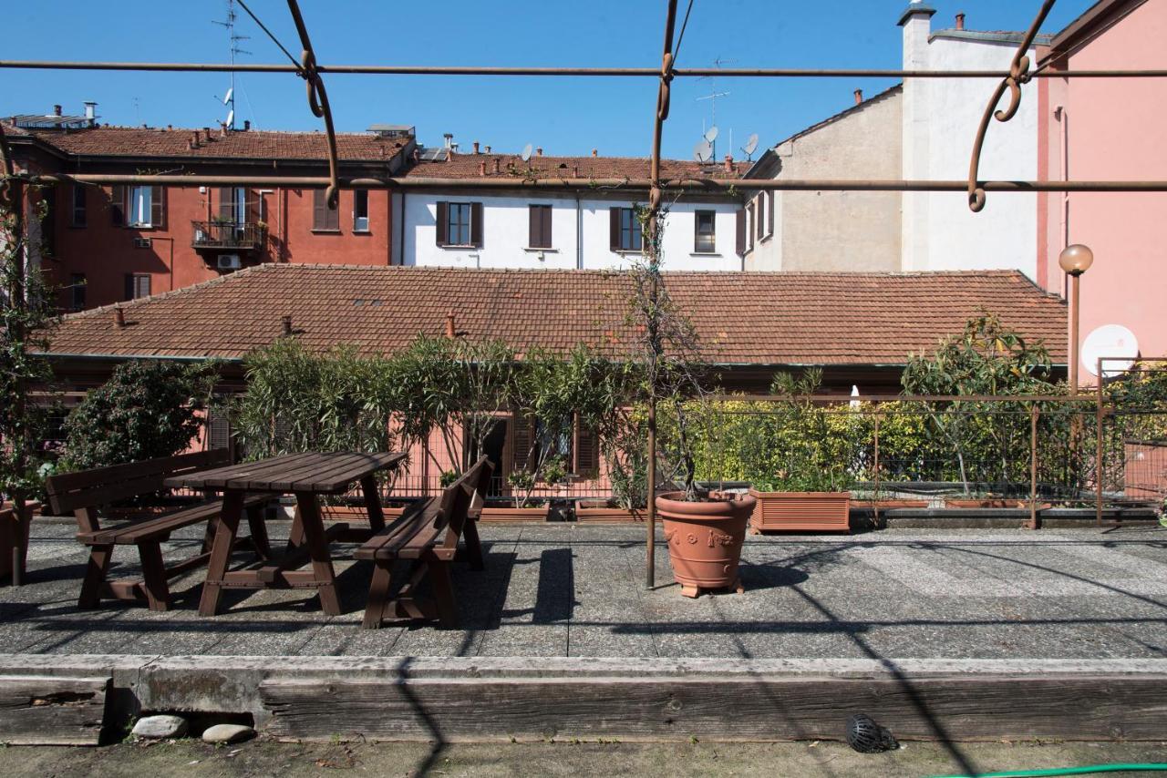 Peaceful Court Apartment In Shopping District Milan Exterior photo