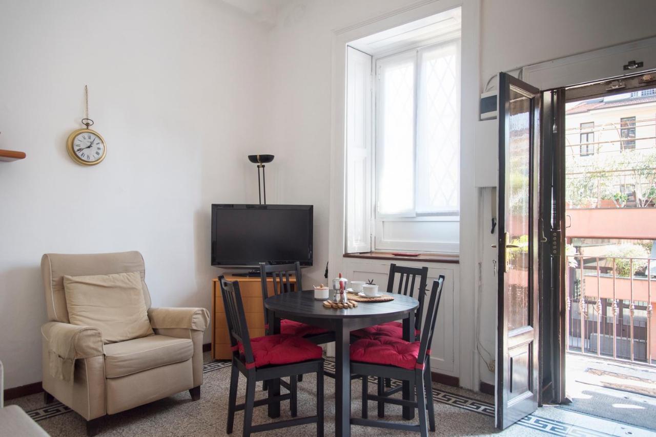 Peaceful Court Apartment In Shopping District Milan Exterior photo